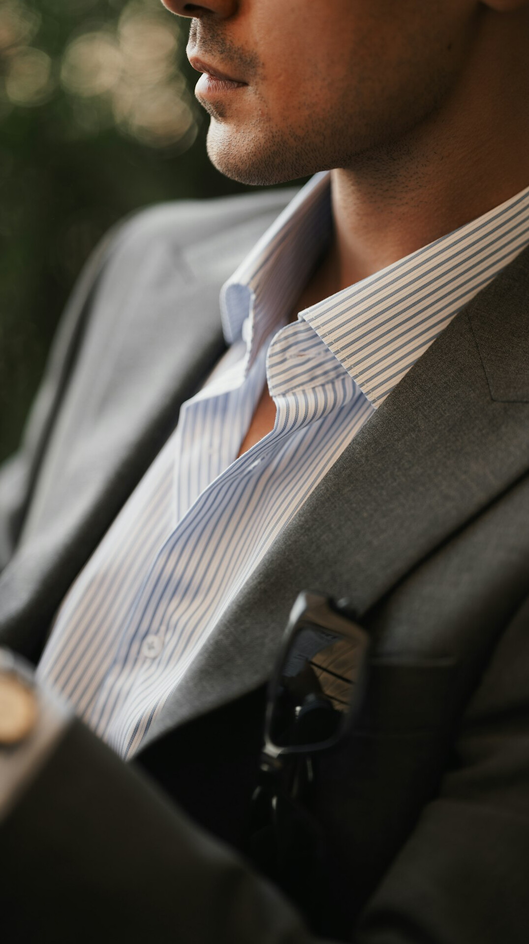 private investigator in suit